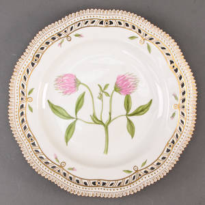 Royal Copenhagen. Flora Danica middagstallerken af porcelæn