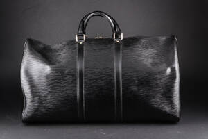 Louis Vuitton. Weekend  rejsetaske. Sort epi læder. Model Keepall 55  Denne vare er sat til omsalg under nyt varenummer 4213791