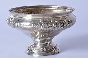 SKÅL PÅ FOT, silver, 1900-Tal, vikt ca 157,4 gram.