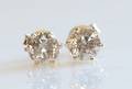 Par brillantørestikker, ca. 0.95 ct. 2