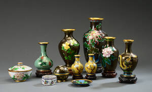 Cloisonne. Vaser m.m 1900-tallet 11