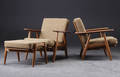 Hans J. Wegner 1914-2007. Lænestole med skammel. 3