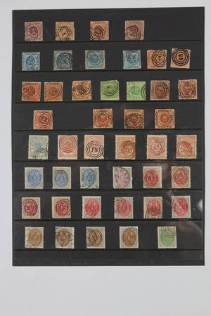 Planche med skillingsmærker bla. 4 stk. RBS