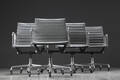 Charles Eames. Fire Kontorstole fra serien Aluminium Group Konference 4