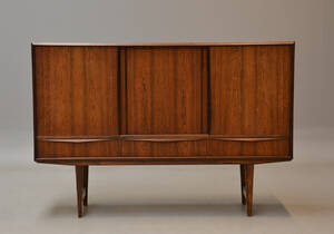 Dansk møbelproducent høj skænk i palisander