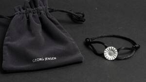 Georg Jensen, Daisy armbånd med marguerit Denne vare er sat til omsalg under nyt varenummer 4719639
