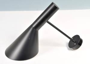 Arne Jacobsen 1902- 1971. AJ-væglampe