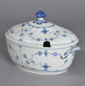 Royal Copenhagen  Kgl. P. Musselmalet Riflet. Oval terrin m låg, nr. 360 1. sort 