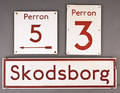 Emaljeskilte Skodsborg samt Perron 3