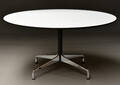 Charles Eames. Rundt spisebord  Segmented Table 