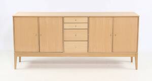 Dansk møbelproducent, skænk af egetræ