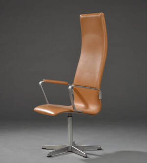 Arne Jacobsen Oxford højrygget stol, cognacfarvet læder.  Denne vare er sat til omsalg under nyt varenummer 4514723