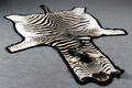 Zebraskind. L. 300 cm.