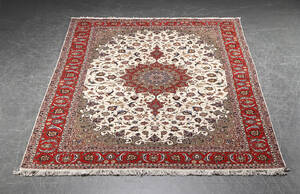 Persisk Tabriz, ca. 202 x 312 cm.