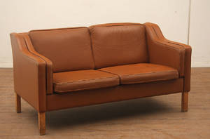 Dansk møbelproducent. 2-pers. lædersofa