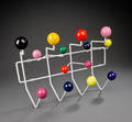 Charles  Ray Eames. Hang It All knagerække.