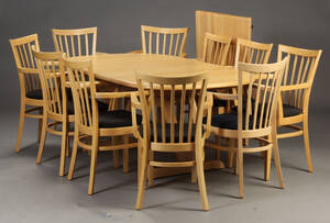 Møbelproducent.  Spisebord og armstole af bøg 13 Denne vare er sat til omsalg under nyt varenummer 4504014