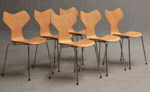 Arne Jacobsen. Sæt på seks Grand Prix stole i eg, model 3130 6
