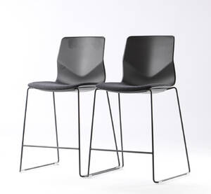 Christina Strand  Niels Hvass for Four Design. Par barstole 2 Denne vare er sat til omsalg under nyt varenummer 4699286