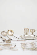 Samling silver, bestick samt fat m.m. 29