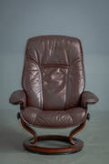 Stressless lænestol med rødbrunt læder, Ekornes, Norge