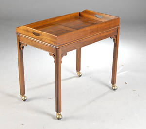 Engelsk bakkebord af mahogni