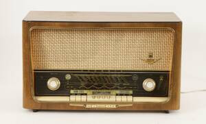 Radio, Grundig, omkring 1900-talets mitt