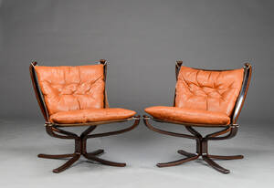 Sigurd Ressell. Par Falcon lænestole, brunt skind. 2