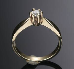 Brillantring af 14 kt. guld