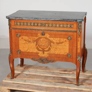 BYRÅ med stenskiva, Haupt-stil