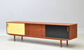 Dansk Møbelproducent. Lav skænk i teak. 1950erne