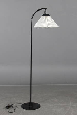 Flemming Agger for Le Klint. Gulvlampe, model 368