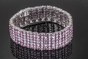 Armbånd af sterlingsølv 925 med cabochonslebne granater.
