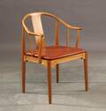 Hans J. Wegner. Kinastol af lys mahogni 