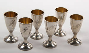 Et sæt på seks russiske bægre af sølv. 1900-tallets slutning. 6