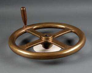 Maritime styrerat i messing