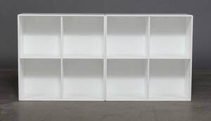 Peter J. Lassen. To Montana moduler model 1112, dybde 30 cm