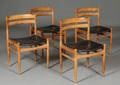 Dansk møbelproducent. 4 spisestuestole af egetræ med sæde af læder