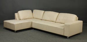 Tre-pers. sofa med chaiselong, model Judy, Udstillingsmodel