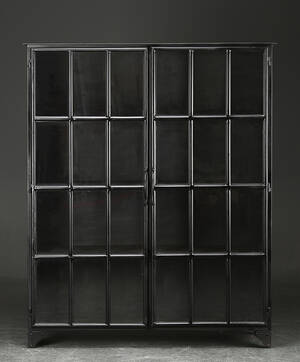 Vitrineskab i sortbemalet metal. Rustikt look. Industrielt design