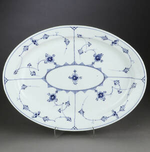 Royal Copenhagen. Stor Musselmalet fad nr. 103