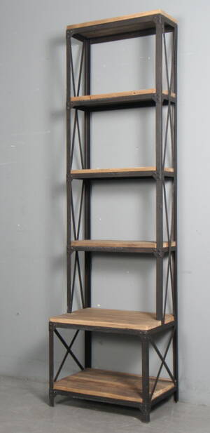 Reol, af massiv elmetræ.