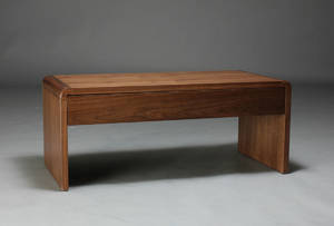 Dansk møbelproducent. Bænk