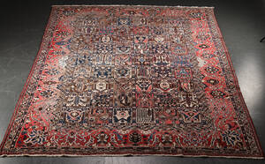 Persisk Bakhtiari tæppe, 373x293 cm.