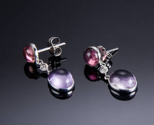 Hvidguldsøreringen med turmalin, ametyst og brillant