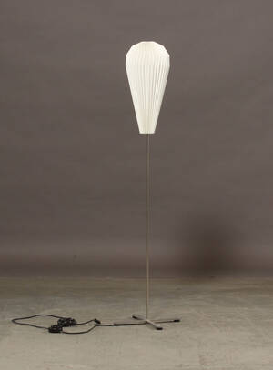 Poul Christensen for Le Klint. Standerlampe model 381A  
