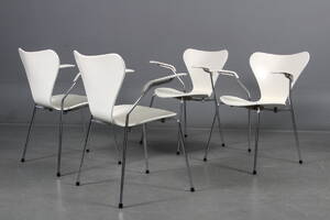 Arne Jacobsen. Fire armstole, model 3207 4