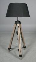 Wiinback Gulvlampe. Justerbar gulvlampe på trefod Denne vare er sat til omsalg under nyt varenummer 4136241