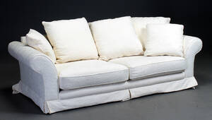 2½-personers sofa betrukket med lys brokade Denne vare er sat til omsalg under nyt varenummer 4314476