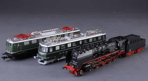 Märklin. Lokomotiv og tender samt to ellokomotiver 3